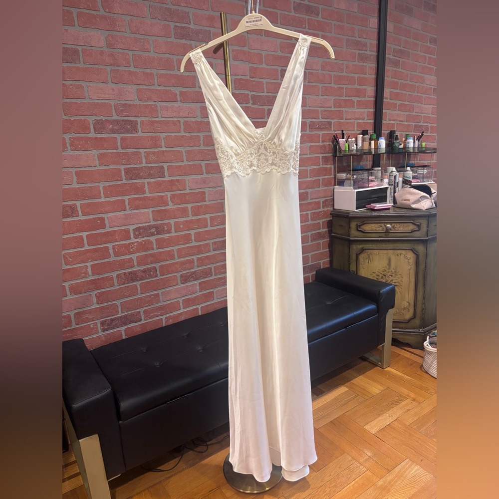 VINTAGE - V-Neck Satin Slip Dress with Lace Waist - Jonquil by Diane Samadi Sz 6